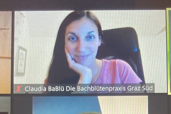 Claudia beim Online-Webinar 2 | Claudia Reischl-Mühlböck - Inhaberin der Bachblütenpraxis Praxis Graz Süd