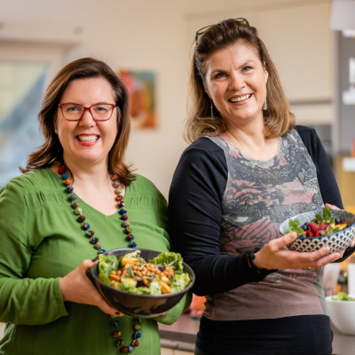 Claudia Nichterl mit Lisa - Bowl for the Soul | Akademie für integrative Ernährung