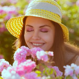 Frau mit Blumen