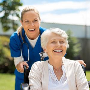 Ärztin und Patientin - AdobeStock Rido