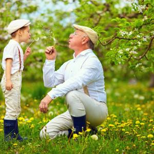 AdobeStock OlesiaBilkei_Kindergesundheit ganzheitlich leben im Einklang der Natur